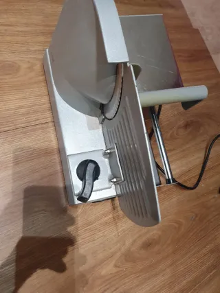 Cortadora de fiambre eléctrica