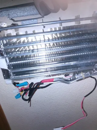 Evaporador nevera con cables. Marca Samsung.