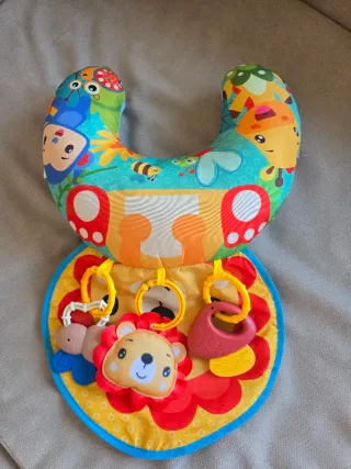 Cojín de estimulación temprana con sonajero