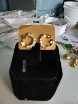 Pendientes dorados con circonitas