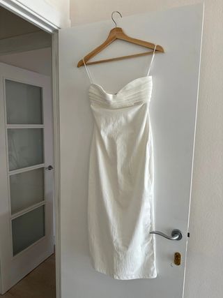 Vestido midi Zara blanco tubo palabra de honor