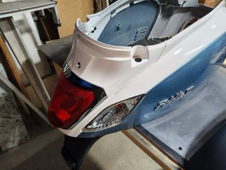 Carcasa Trasera SYM Fiddle III Azul/Blanco