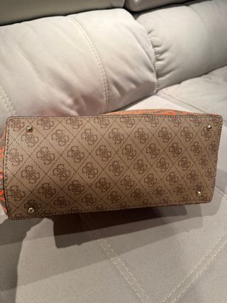 Bolso Guess Mediano Naranja y Marrón