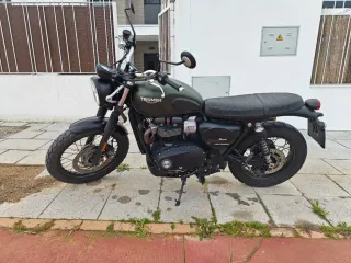 Triumph Street Scrambler 900cc (2017) <30000km