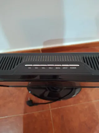 Televisor SUPRATECH Negro
