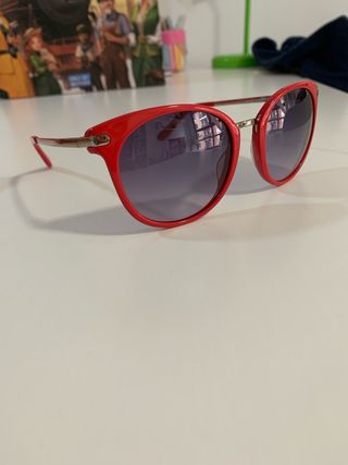 Gafas de sol Guess rojas