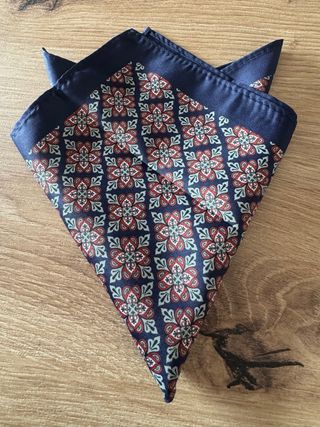 Pañuelo traje hombre estampado feria abril Sevilla