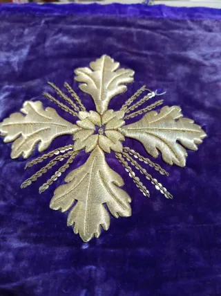 Terciopelo bordado oro metal religioso