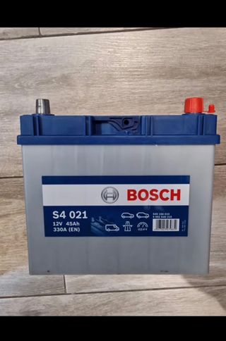 Batería Coche Bosch S4 021 12V 45Ah 330A