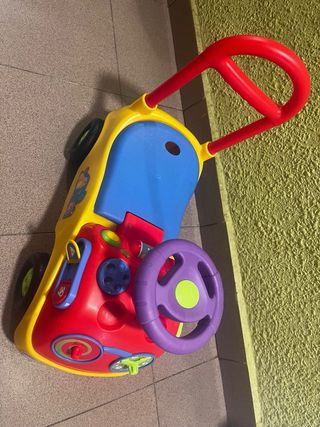 Correpasillos infantil con empujador
