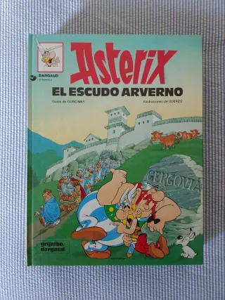 Asterix: 6 libros de la colección en tapa dura.