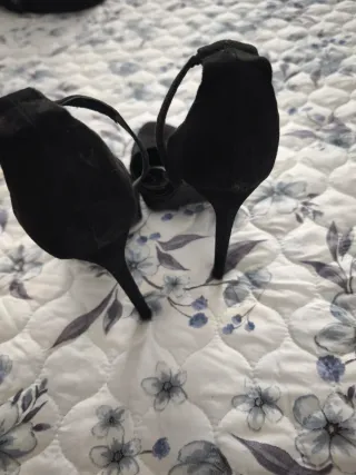 Zapatos de tacón negros