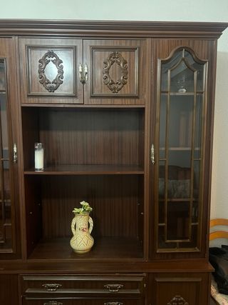 Mueble de salón de madera antiguo