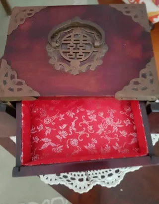 Antiguo Joyero Madera, Latón y Jade