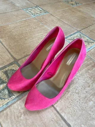 Zapatos fucsias de Bershka