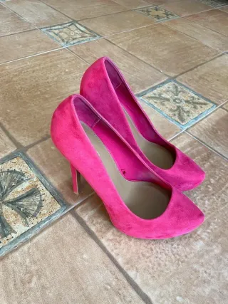 Zapatos fucsias de Bershka