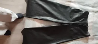 Pantalón Zara Piel Sintética Acampanado Talla 34