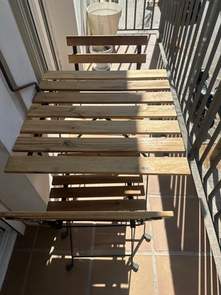 Conjunto mesa y sillas terraza madera