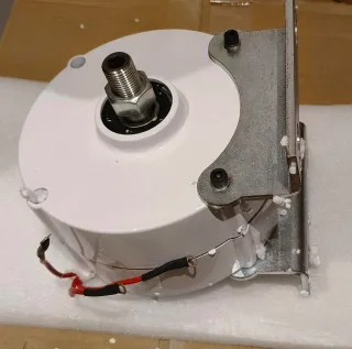 Generador imanes 12V + acoplador+ motor