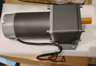 Generador imanes 12V + acoplador+ motor