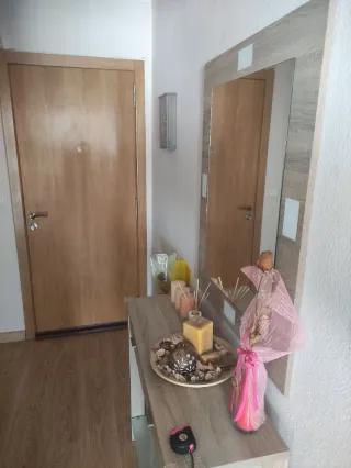 Mueble recibidor con espejo