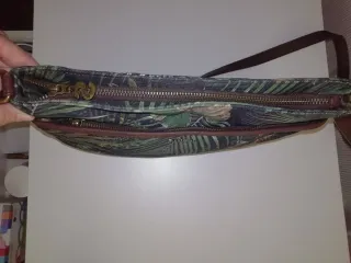 Bolso Desigual estampado selva marron y verde.