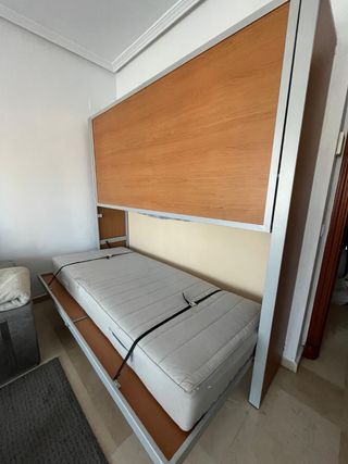 Litera abatible NUEVA, anclada a pared