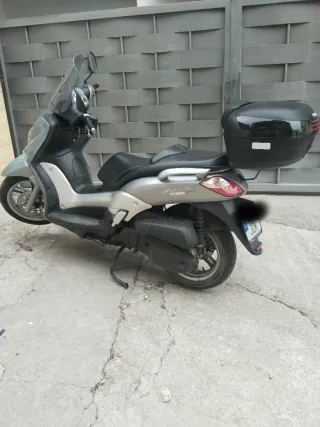 Yamaha XMAX Maxi Scooter Automática