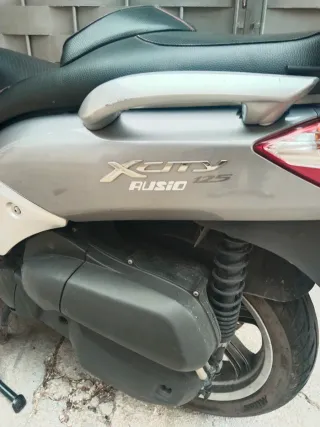 Yamaha XMAX Maxi Scooter Automática