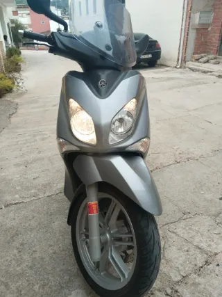 Yamaha XMAX Maxi Scooter Automática