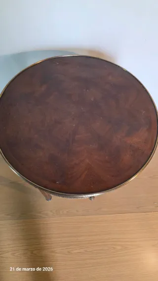 Mesa auxiliar Theodore Alexander antigua