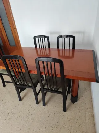 Mesa extensible comedor y 5 sillas