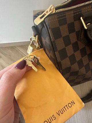 Louis Vuitton Bauletto 25
