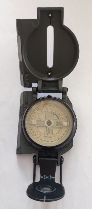 Brújula Profesional Konus 1:25000