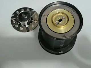 Bobina y tapón freno Daiwa Basia