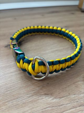 Collar perro hecho a mano azul y amarillo