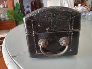 Caja antigua china madera con candado