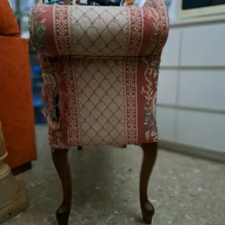 Sillon Diván pequeño beige y rojo