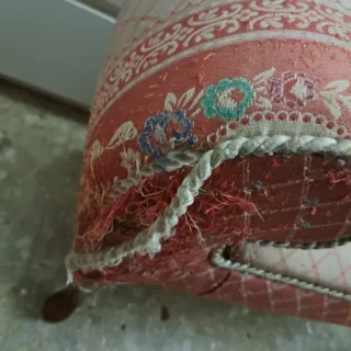 Sillon Diván pequeño beige y rojo