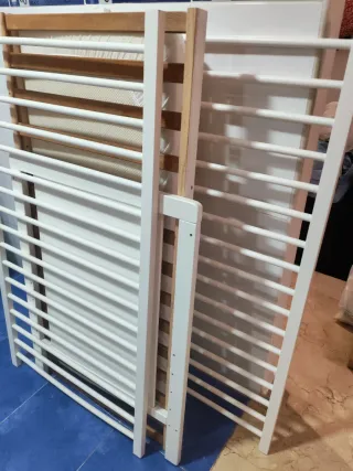 Cuna de madera para bebé