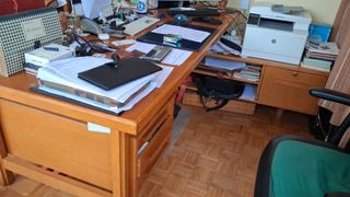 Escritorio de madera maciza