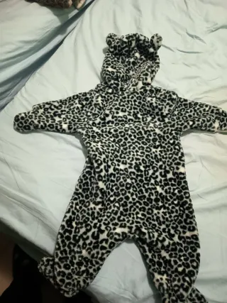 Buzo de bebé estampado animal print