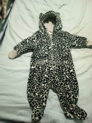 Buzo de bebé estampado animal print