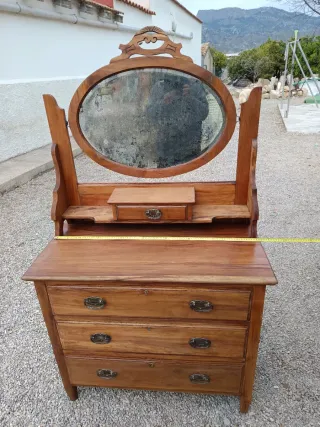 Tocador antiguo madera y espejo