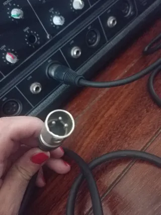 Amplificador Mezclador Johnson HD-4RS