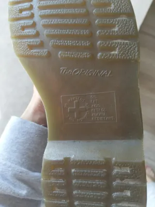 Botas Dr. Martens granates Talla 36.