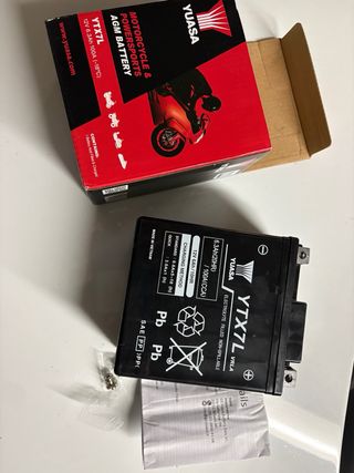 Batería Yuasa YTX7L Nueva Suzuki Van Van