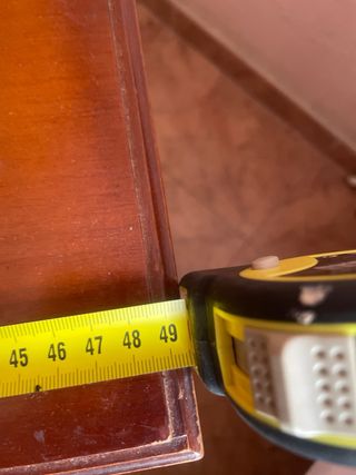 Mesita de noche de madera