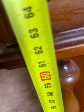 Mesita de noche de madera