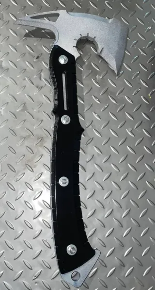 Hacha 43cm Resident Evil Requiem